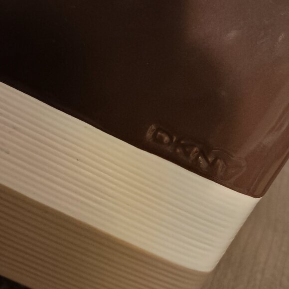 DKNY Donna Karan Tissue Box Cover Brown White Beige - Picture 3 of 10